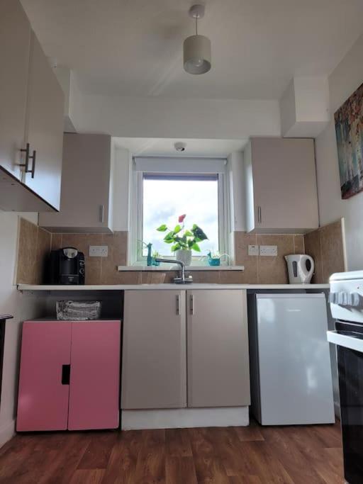 Riverside Bungalow - Direct River Access! Ystradgynlais المظهر الخارجي الصورة