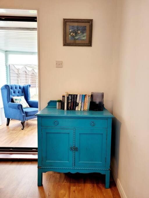 Riverside Bungalow - Direct River Access! Ystradgynlais المظهر الخارجي الصورة